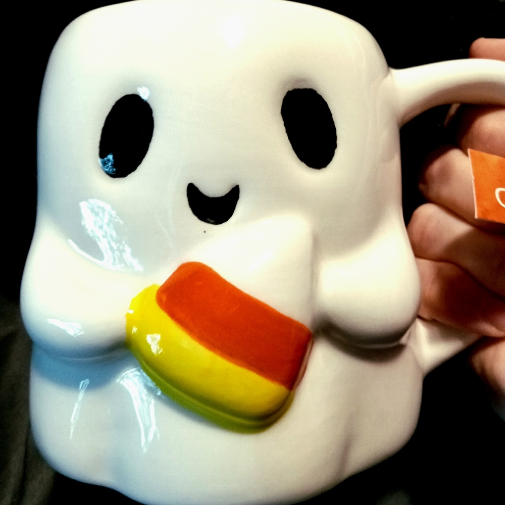 NWT Ghost holding candy corn mug , ghost mug , candy corn ghost mug